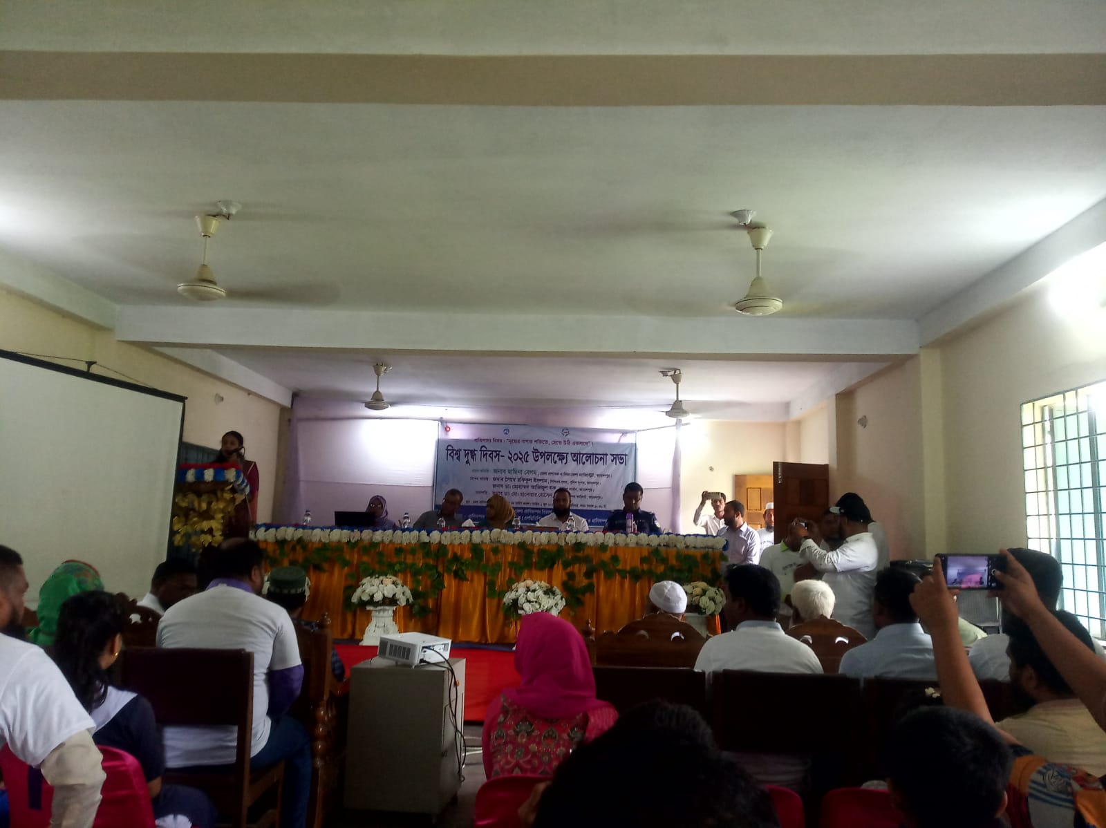 বিশ্বদুগ্ধ দিবস উপলক্ষে প্রতিযোগিতায় কামালখান মাদ্রাসার শিক্ষার্থীদের সাফল্য