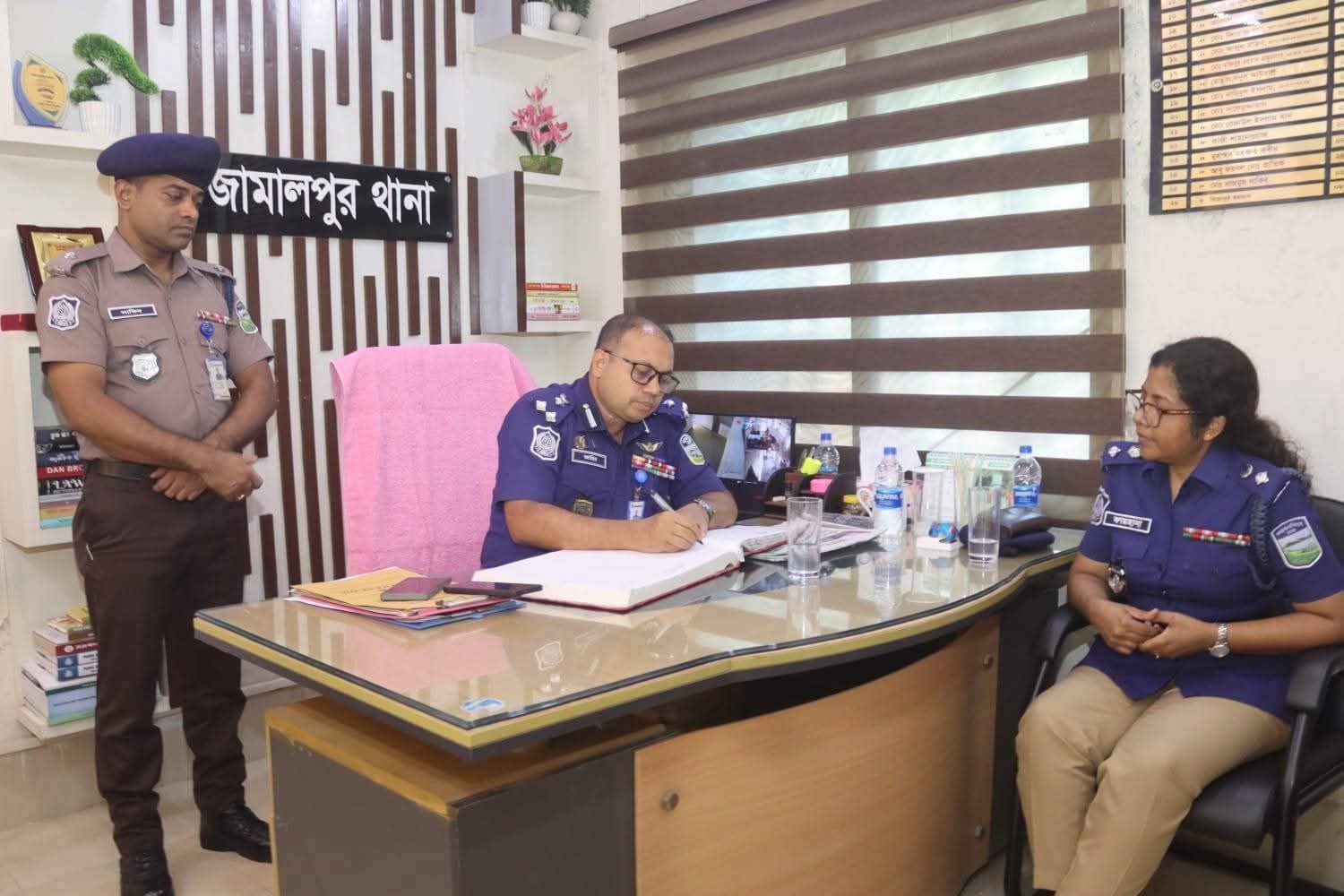 জামালপুরে ডিআইজির আকস্মিক পরিদর্শন 