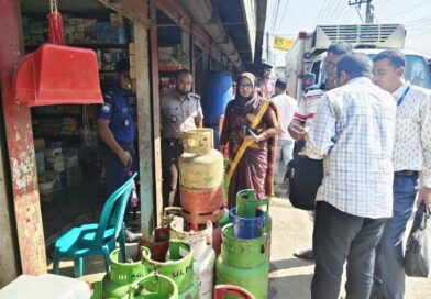 ক্রেতা সেজে গ্যাস সিলিন্ডারের দাম যাচাই, মেলান্দহ বাজারে তিন প্রতিষ্ঠানকে জরিমানা