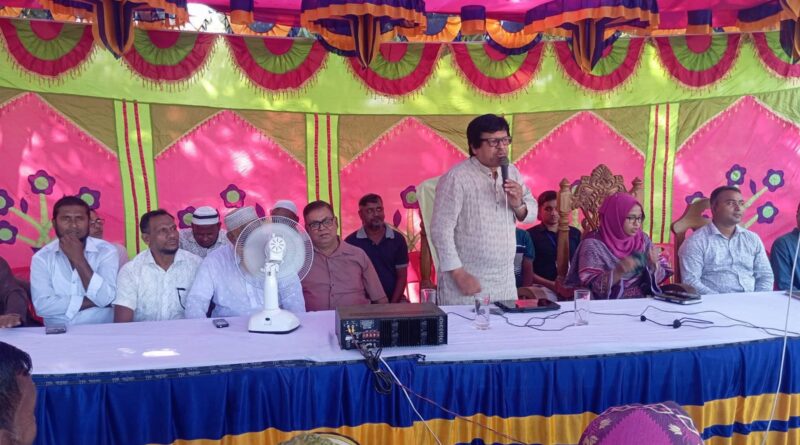 দুরমুঠ ইউনিয়নে ফ্যামিলি কার্ডের জরিপ যাচাই-বাছাই করেন এমপি বাবুল