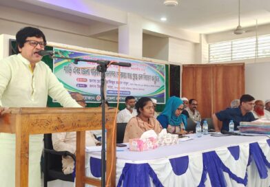 মেলান্দহে সনাতন ধর্মাবলম্বী নারীদের মধ্যে প্রধানমন্ত্রীর দুর্গোৎসবের উপহার বিতরণ করেন এমপি বাবুল
