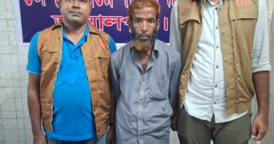 জামালপুরে ডিবি পুলিশের মাদকবিরোধী অভিযান: ৬০০ পিস ইয়াবাসহ ৬০ বছর বয়সী কারবারি গ্রেফতার